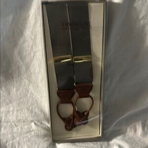 Trafalgar men suspenders dark green/black. Brown leather and gold look fasteners